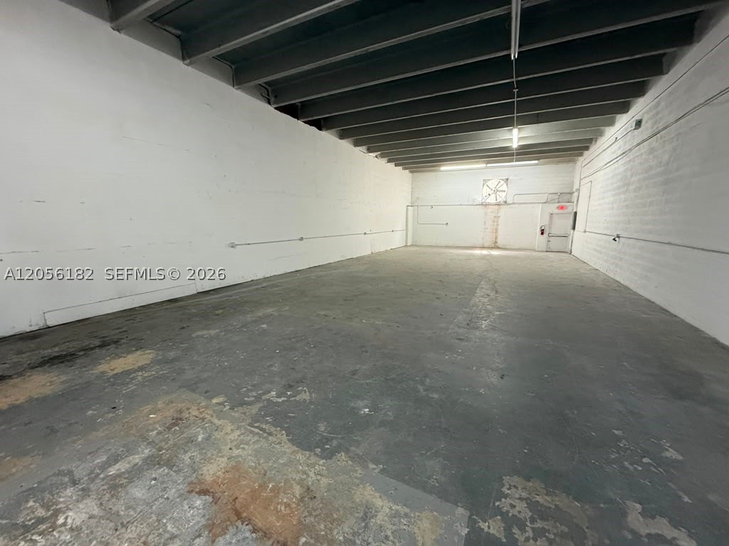 GREAT WAREHOUSE FOR RENT IN HIALEAH! 2280 SQFT, EXCELLENT LOCATION , OFFICE SPACE AND 1 BATHROOM.  SCHEDULE A SHOWING AND RENT IT TODAY! NO CAR DEALERS ALLOWED. 2 MONTHS TO MOVE IN .