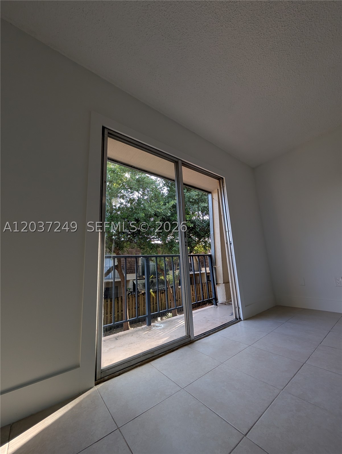 CORAL REEF TOWNHOUSES CON - Residential Lease