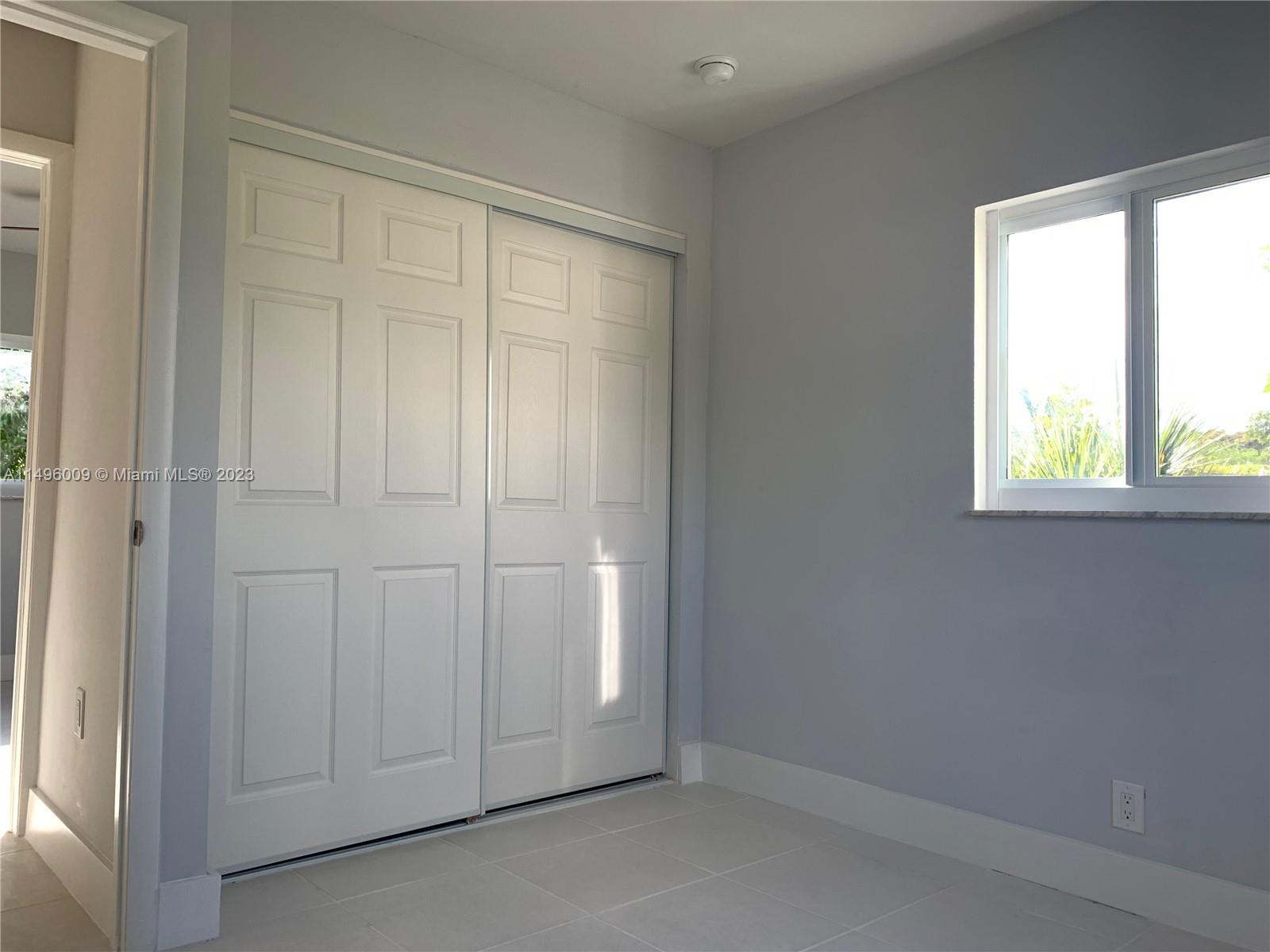 COMMONWEALTH MANOR - Residential Lease