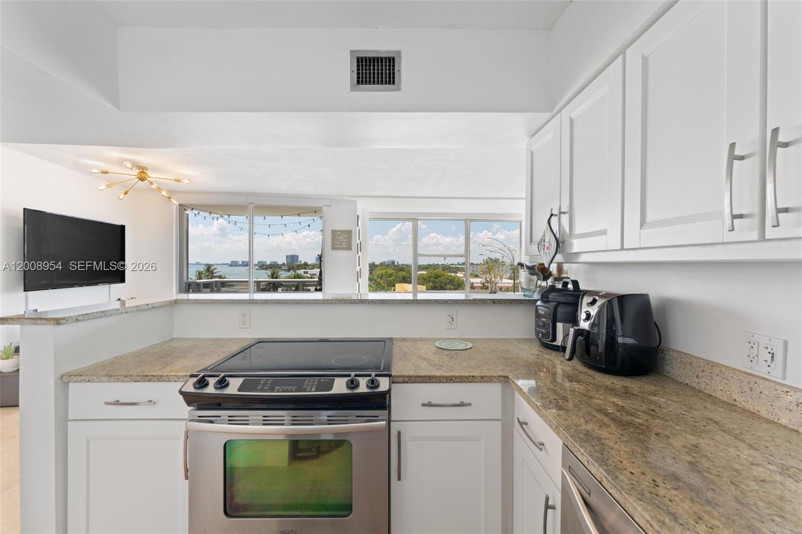 KING COLE CONDO - Residential