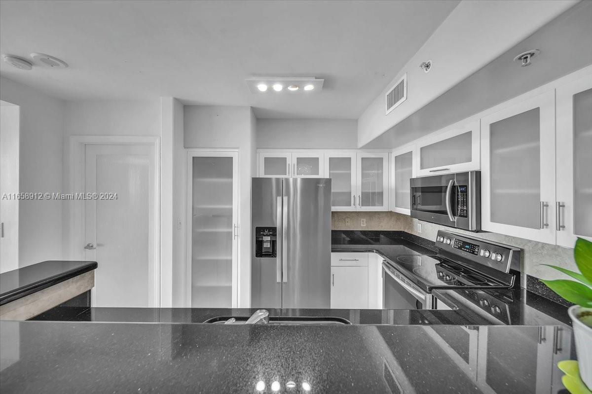 YACHT CLUB AT PORTOFINO - Residential
