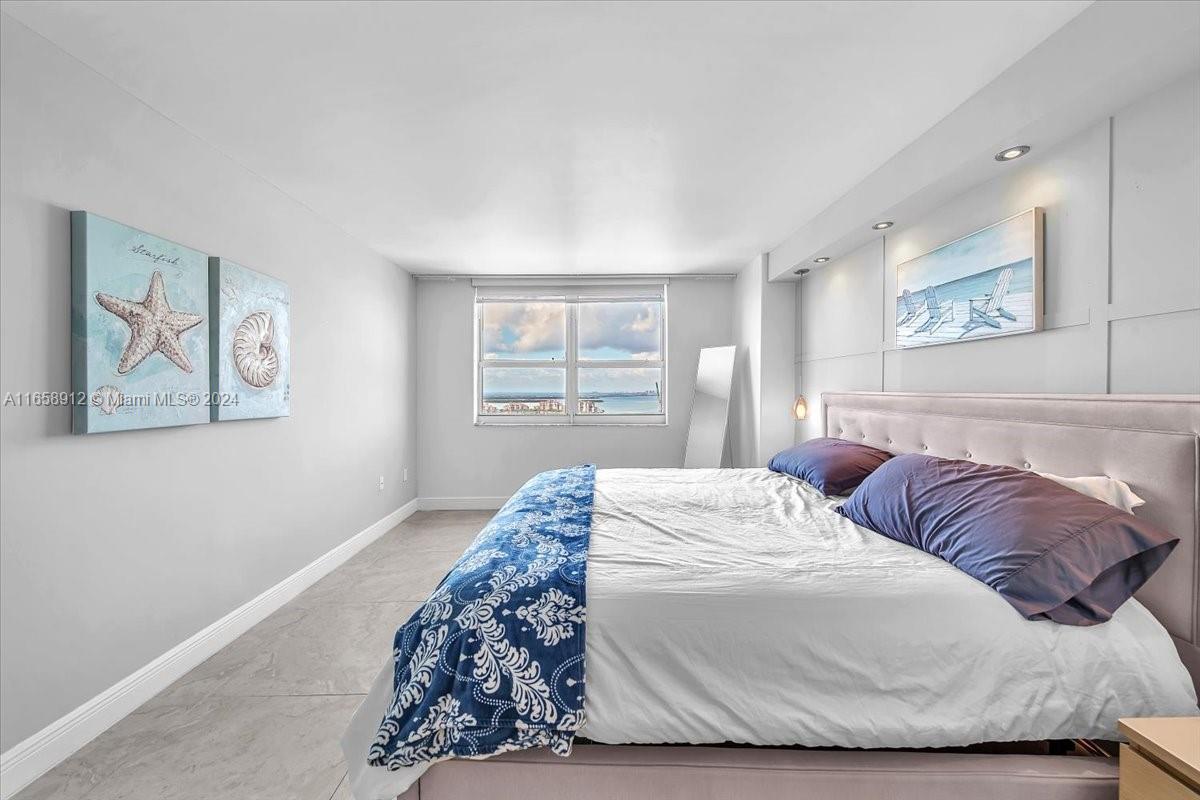 YACHT CLUB AT PORTOFINO - Residential
