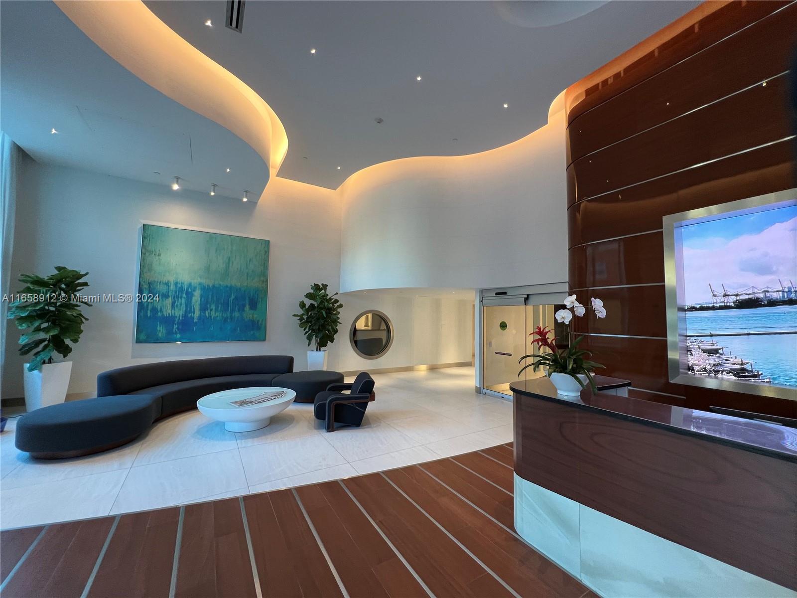 YACHT CLUB AT PORTOFINO - Residential