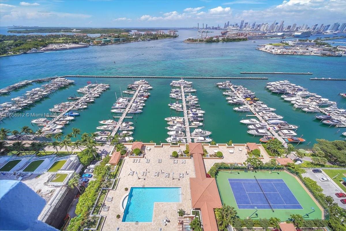 YACHT CLUB AT PORTOFINO - Residential