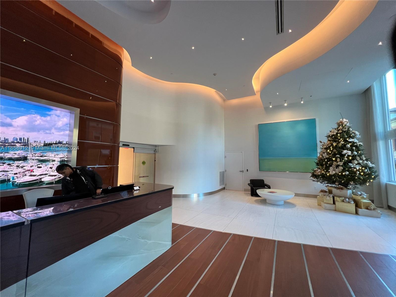 YACHT CLUB AT PORTOFINO - Residential