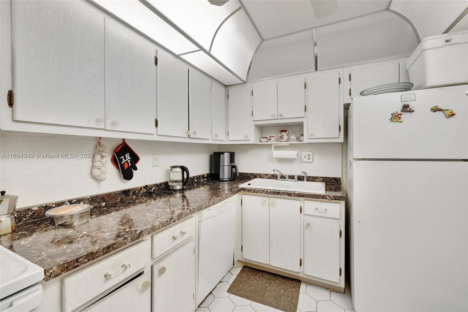 CLIFTON CONDO - Residential