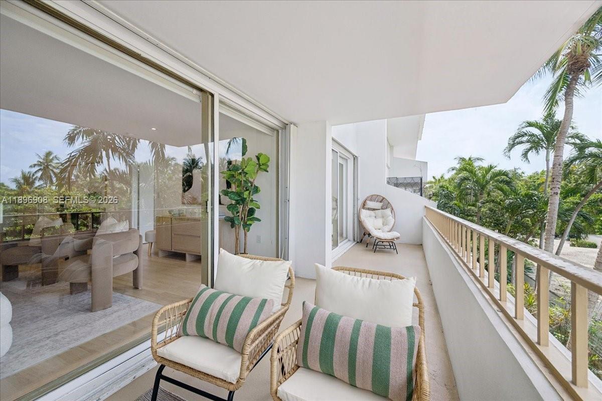 COMMODORE CLUB WEST CONDO - Residential