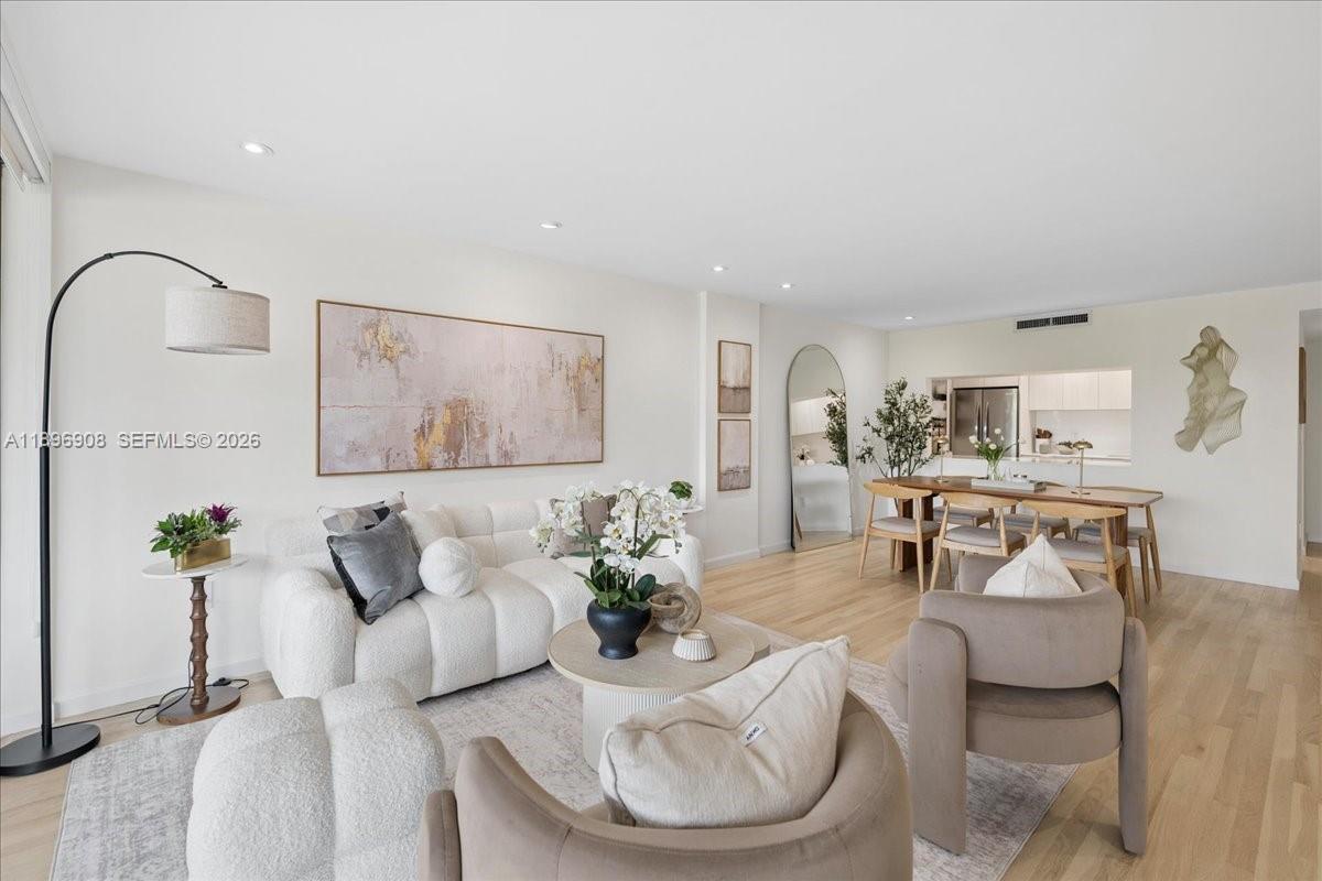 COMMODORE CLUB WEST CONDO - Residential