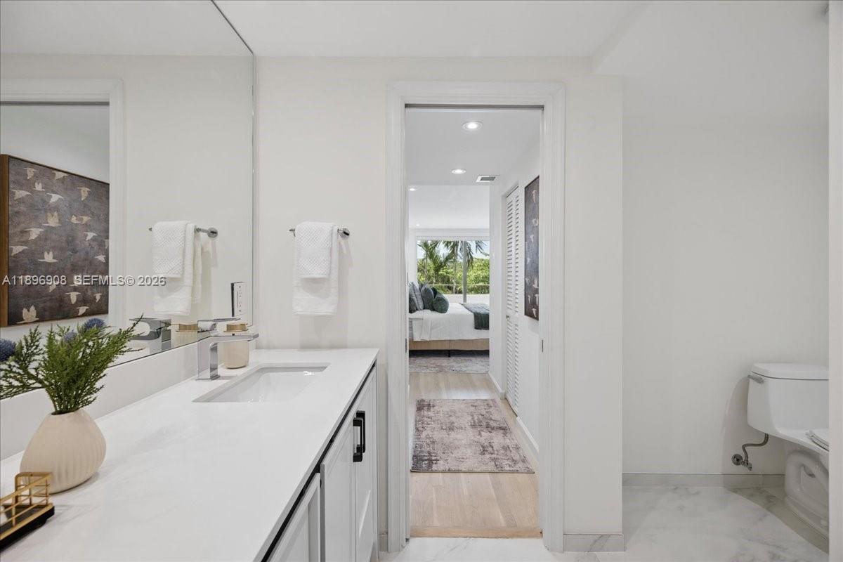 COMMODORE CLUB WEST CONDO - Residential