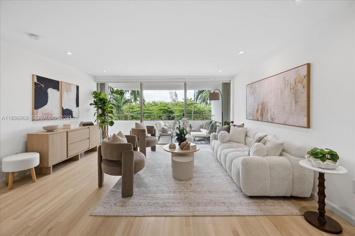 COMMODORE CLUB WEST CONDO - Residential