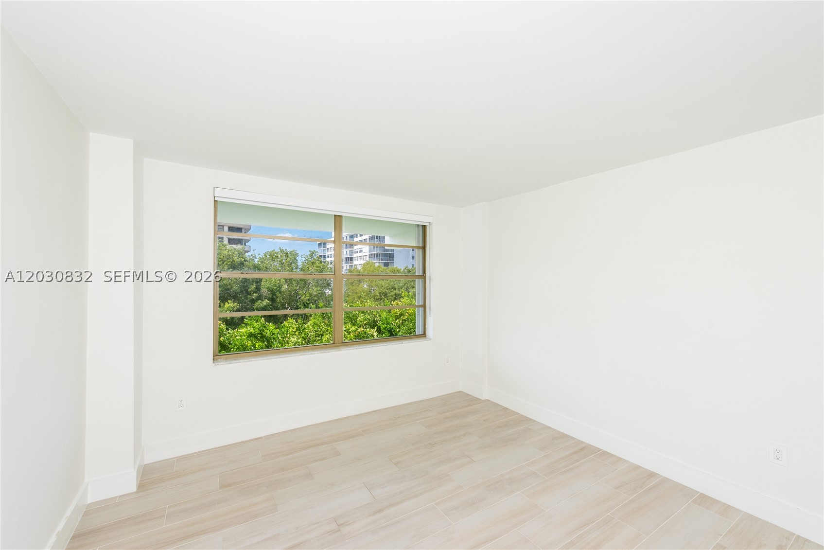 COMMODORE CLUB WEST CONDO - Residential
