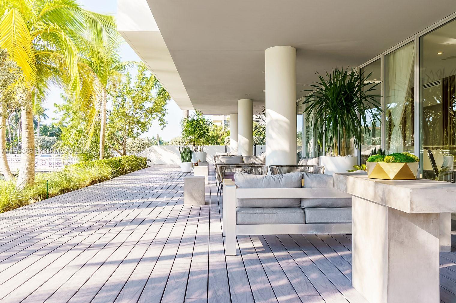 BAY HARBOUR ISLAND - Residential