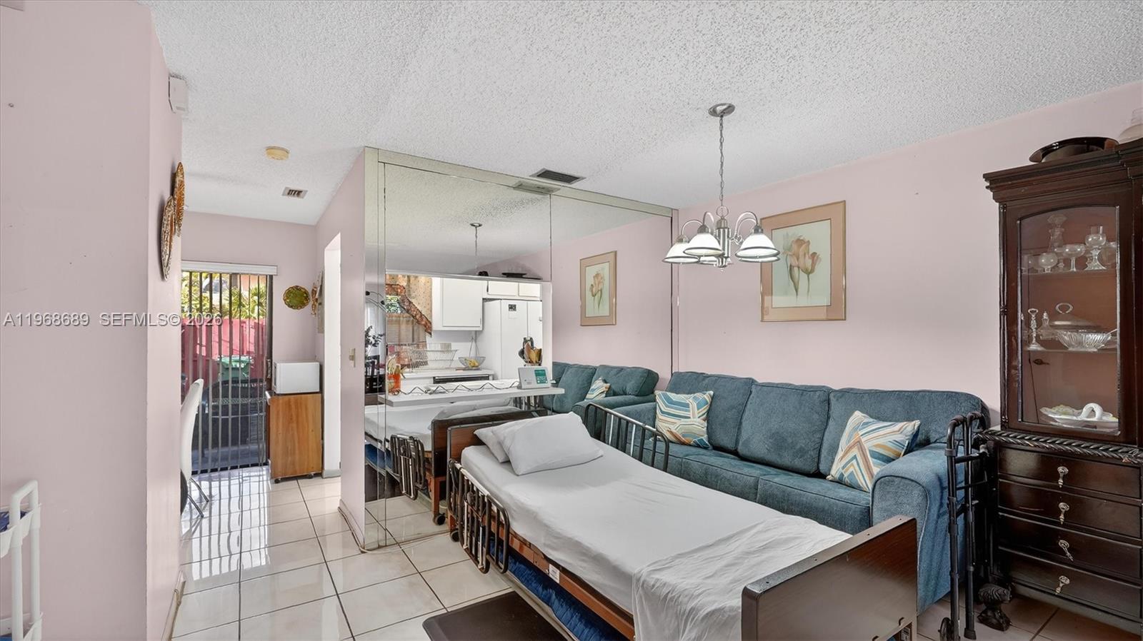PEMBROKE POINTE SECTION T - Residential