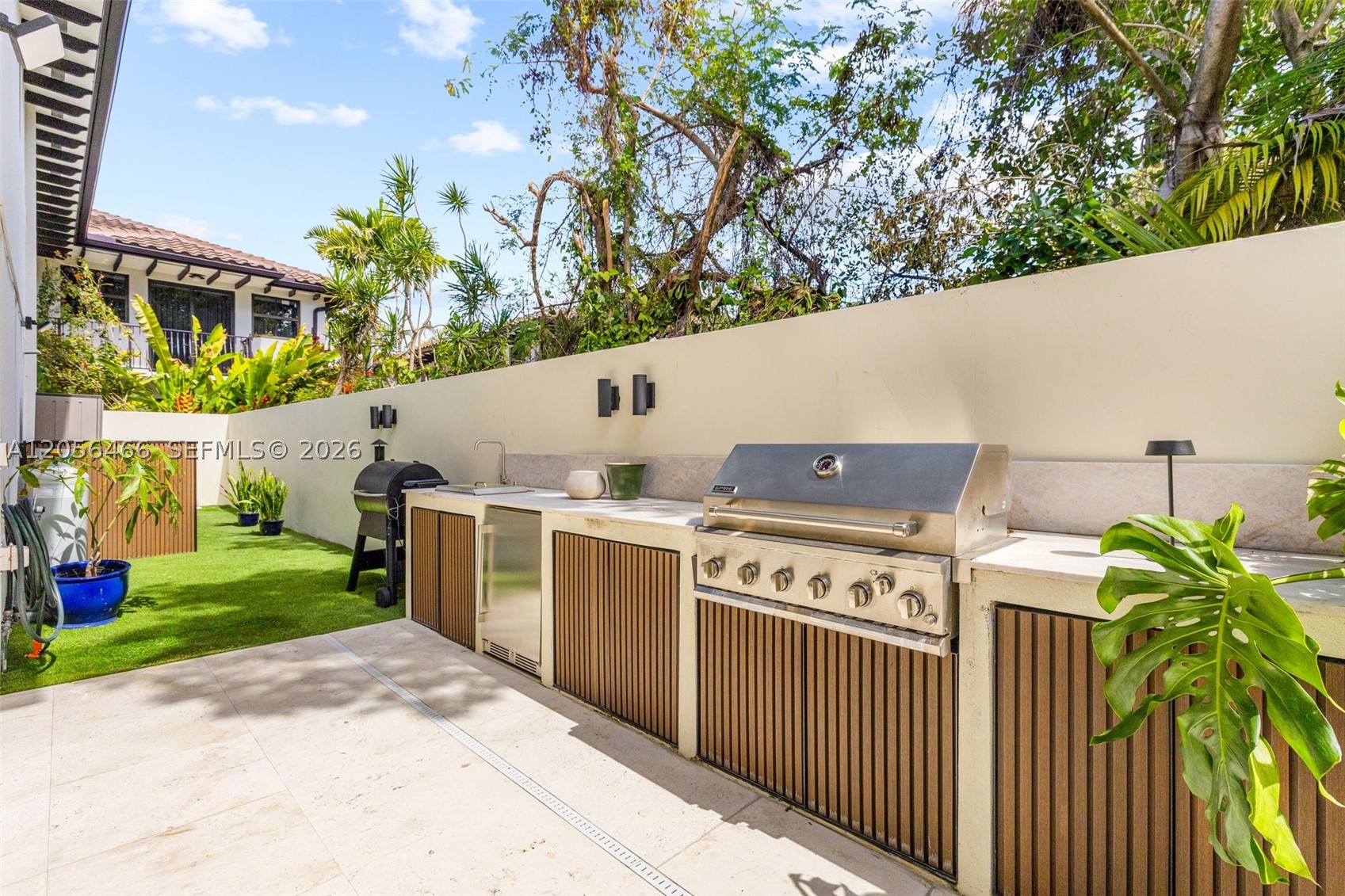 GROVE ENCLAVE CONDO - Residential