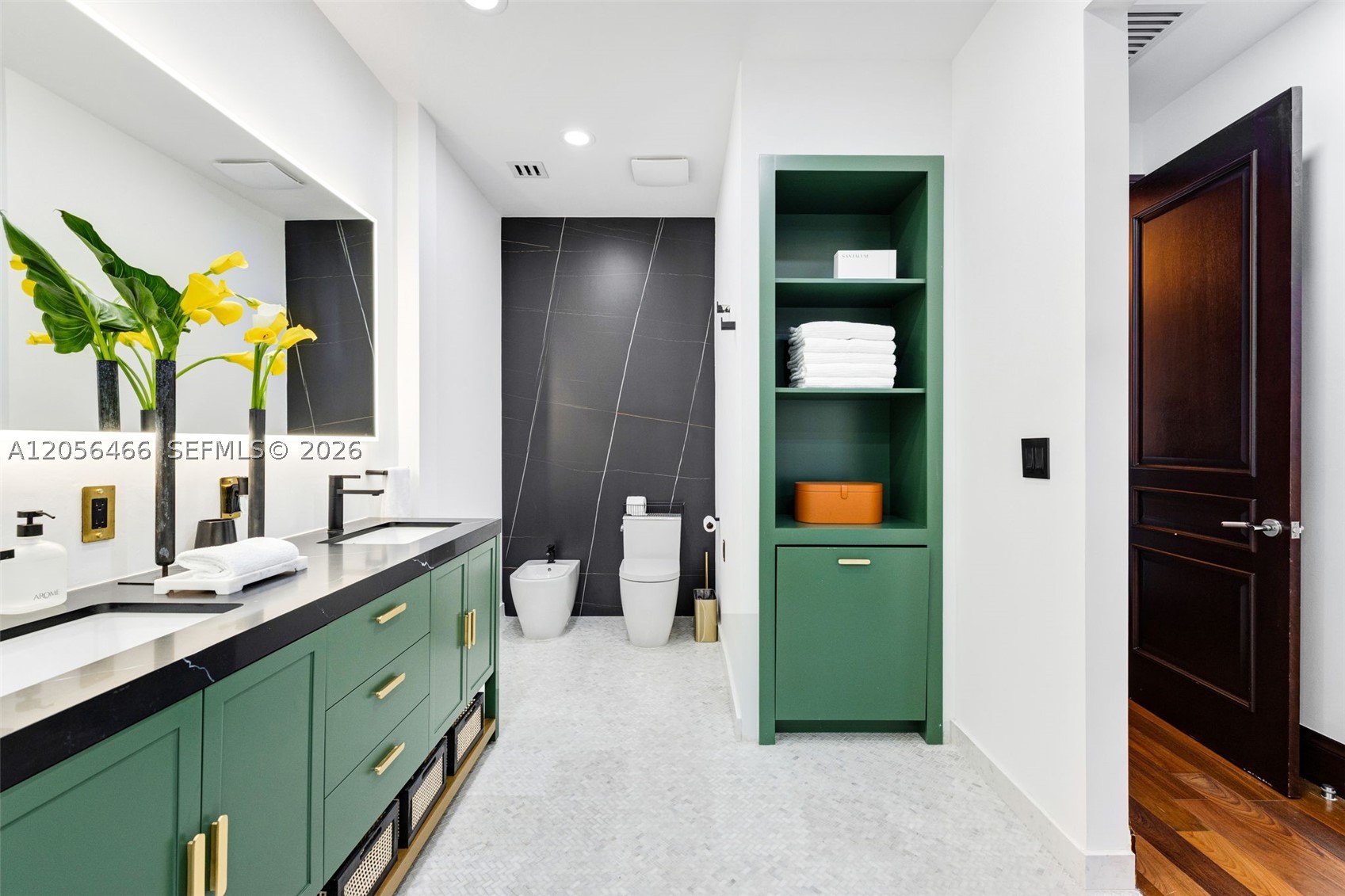 GROVE ENCLAVE CONDO - Residential