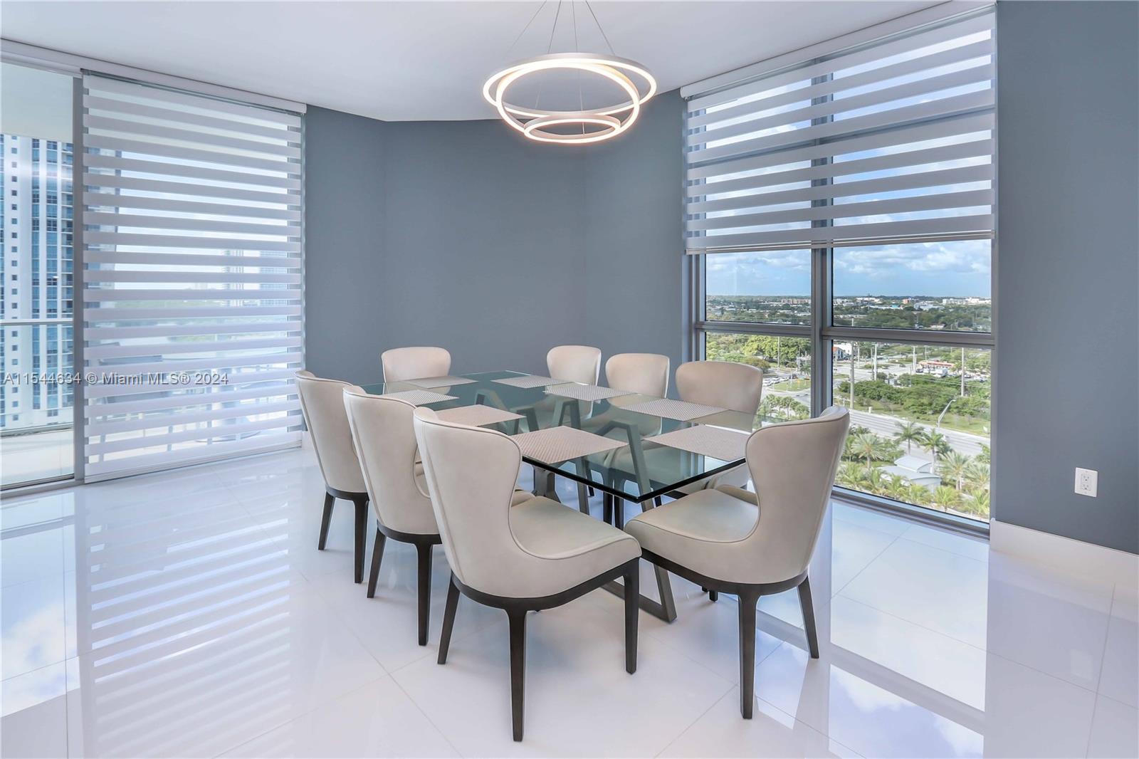 MARINA PALMS - Residential