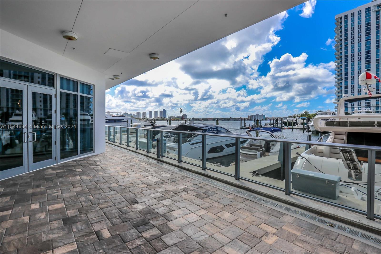 MARINA PALMS - Residential