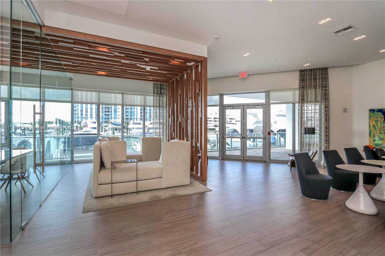 MARINA PALMS - Residential