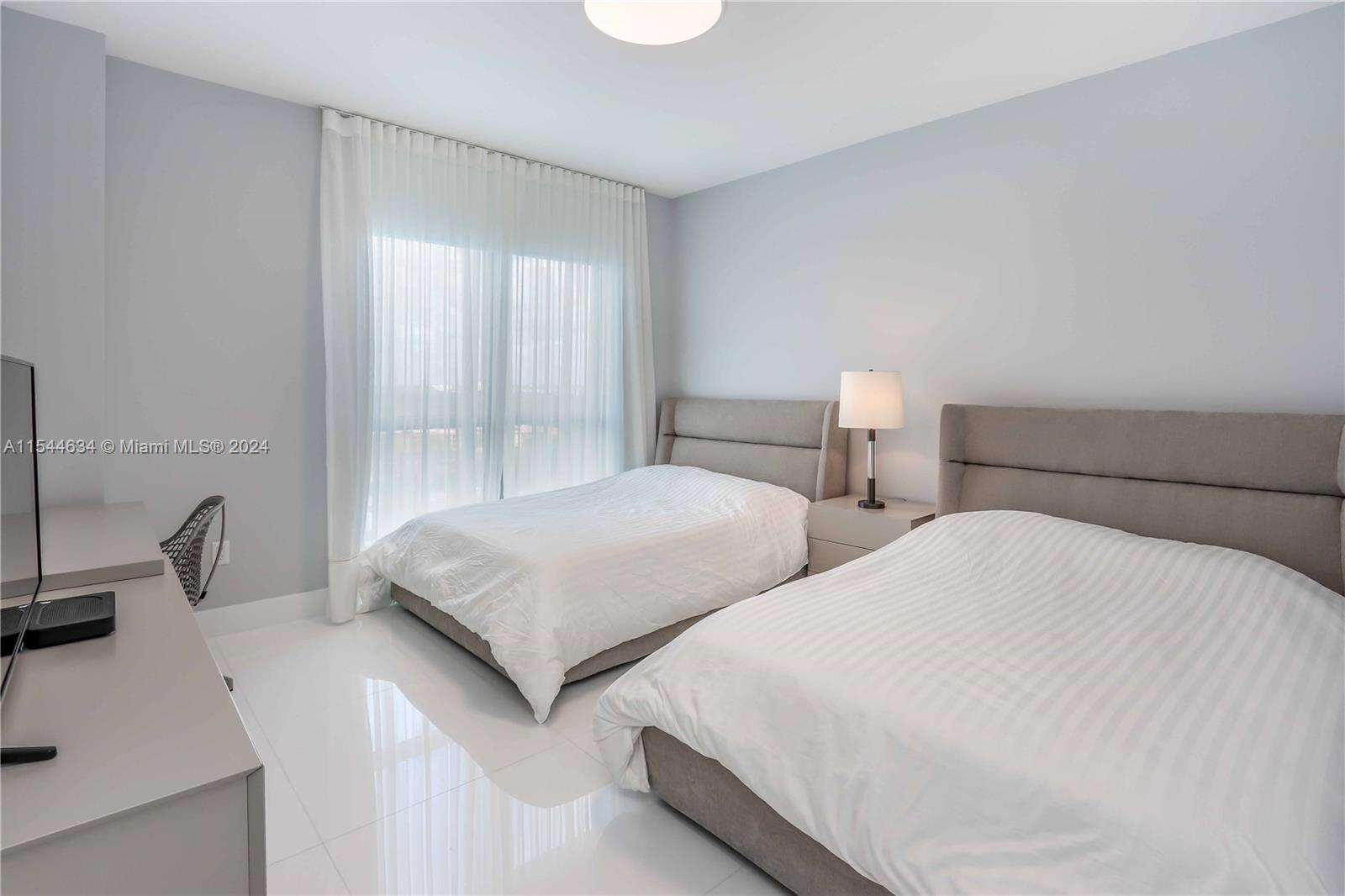 MARINA PALMS - Residential
