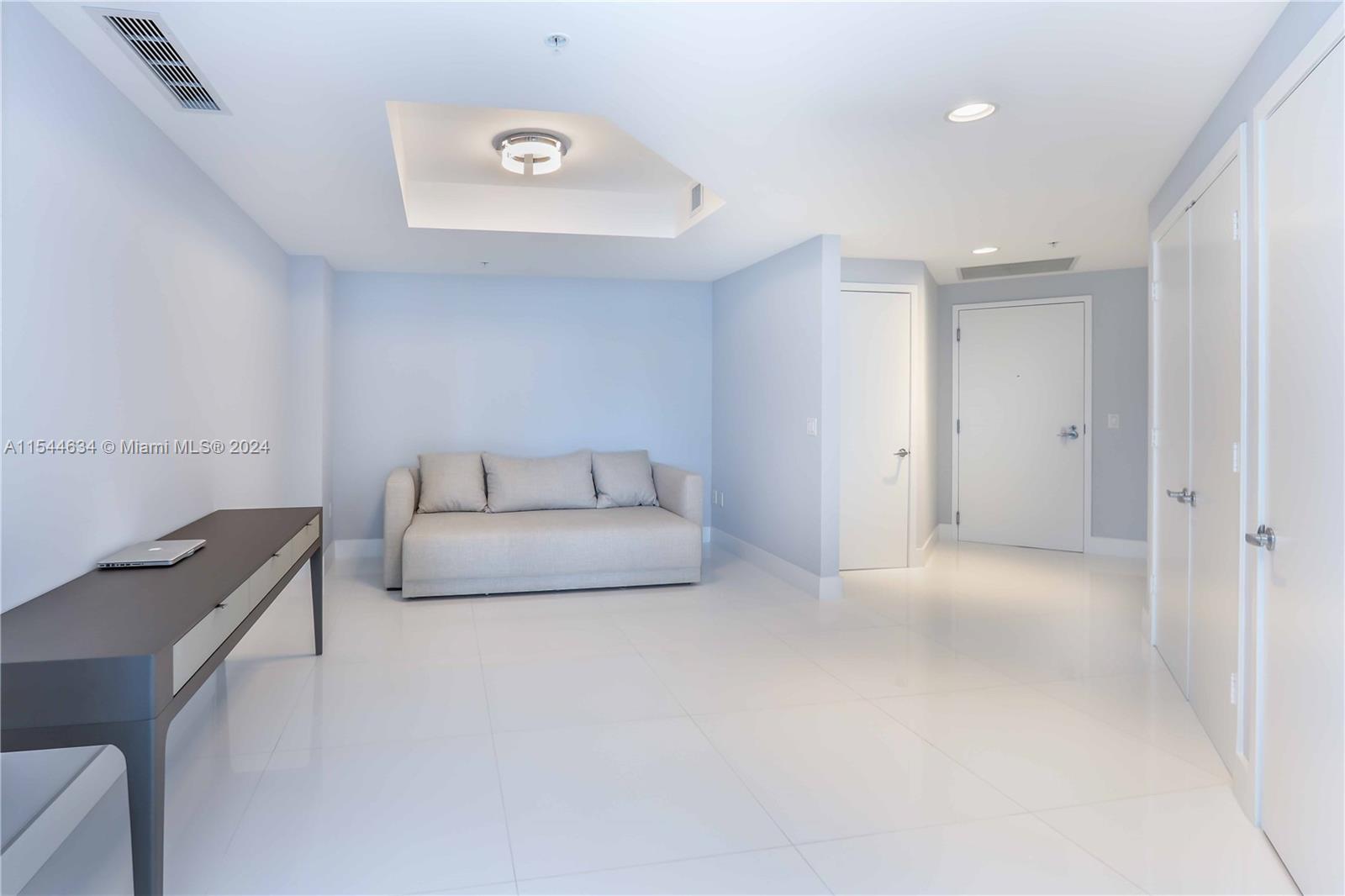 MARINA PALMS - Residential