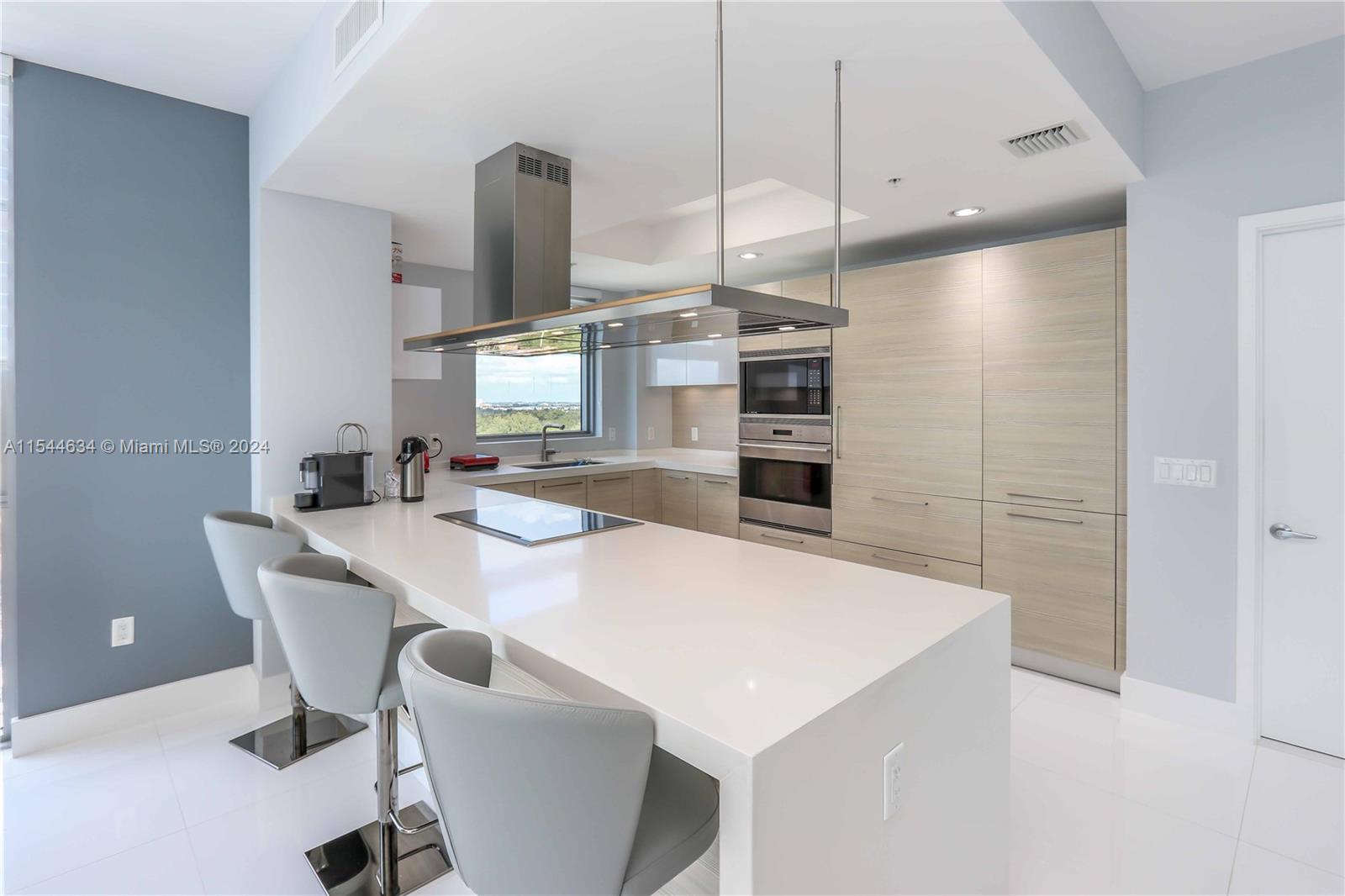 MARINA PALMS - Residential