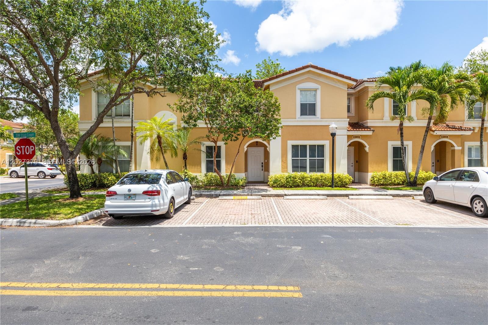 MELROSE POINT CONDO - Residential Lease