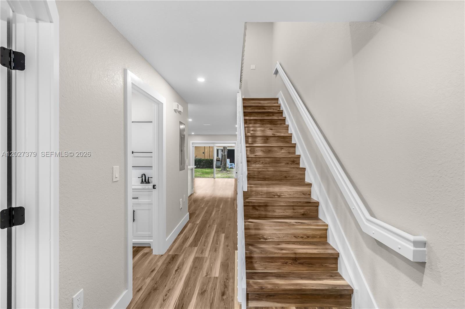 MELROSE POINT CONDO - Residential Lease