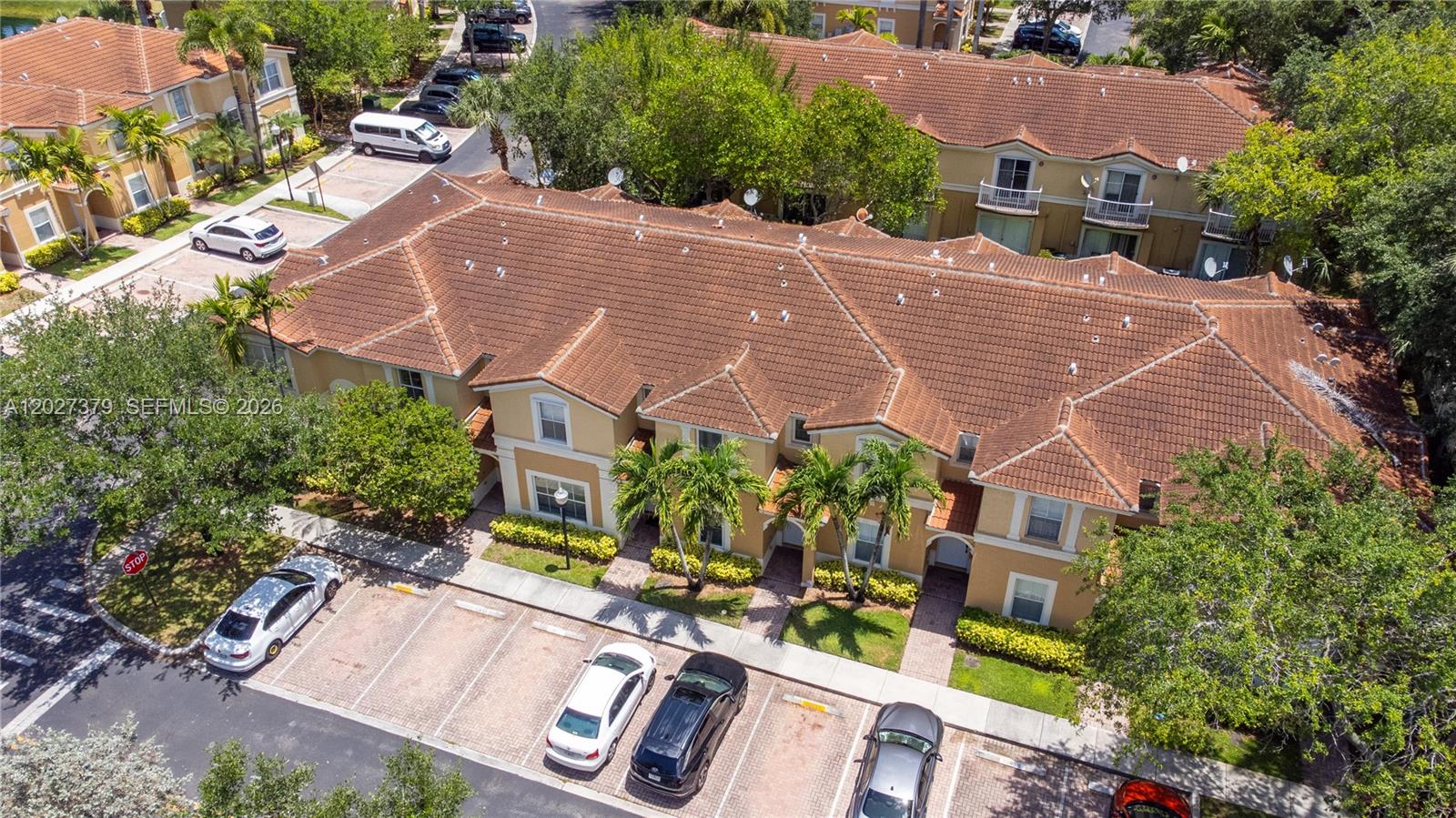 MELROSE POINT CONDO - Residential Lease