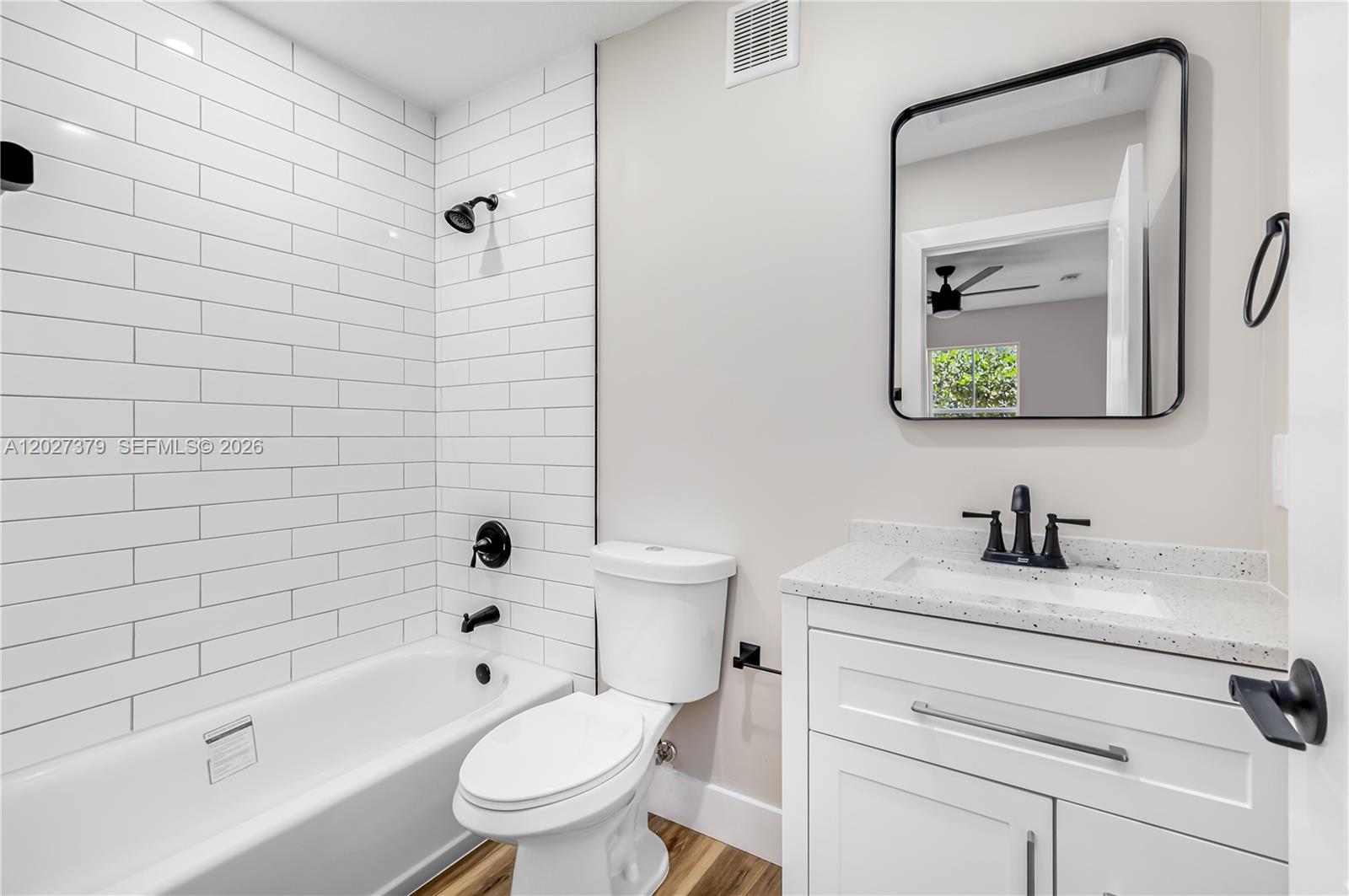MELROSE POINT CONDO - Residential Lease