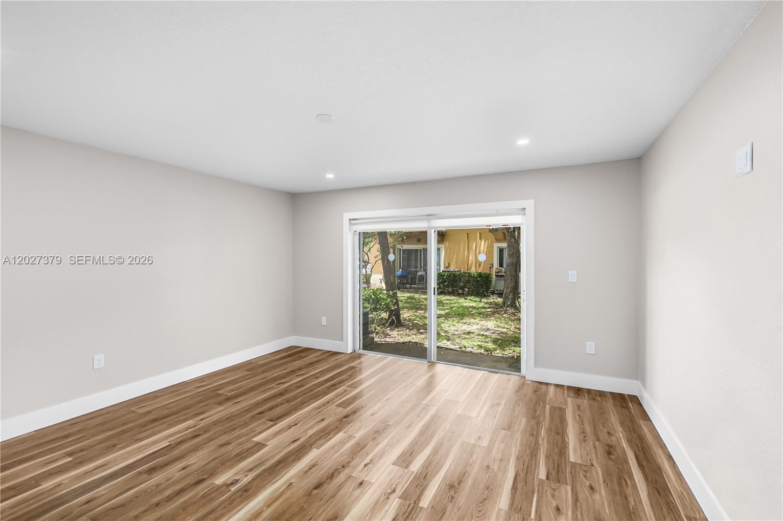 MELROSE POINT CONDO - Residential Lease