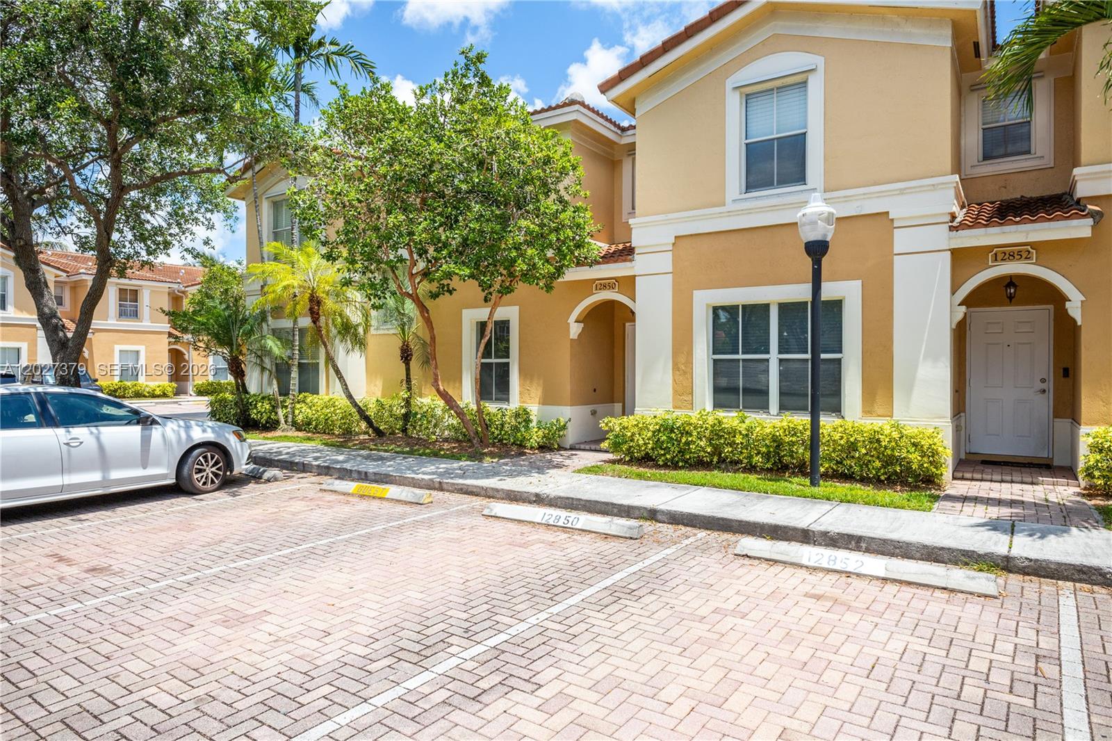 MELROSE POINT CONDO - Residential Lease