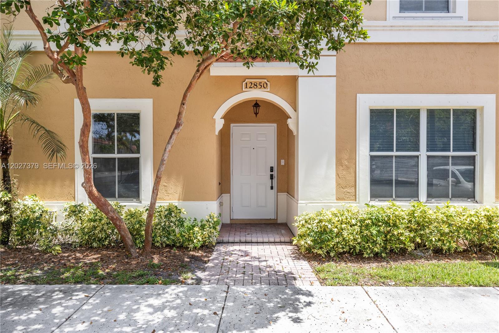 MELROSE POINT CONDO - Residential Lease