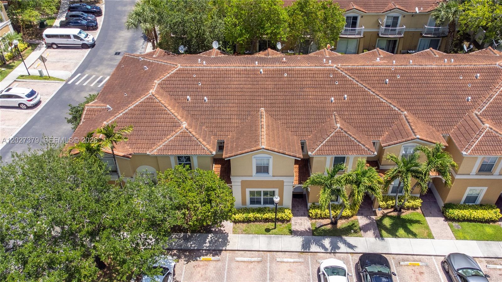 MELROSE POINT CONDO - Residential Lease