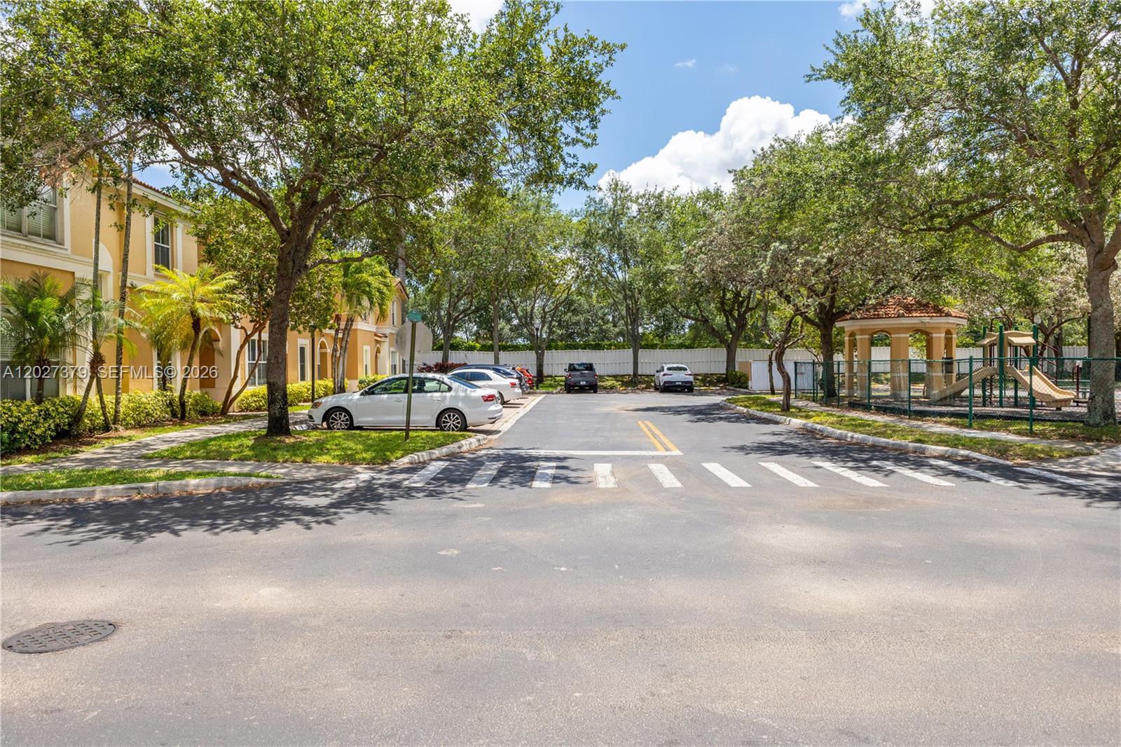 MELROSE POINT CONDO - Residential Lease