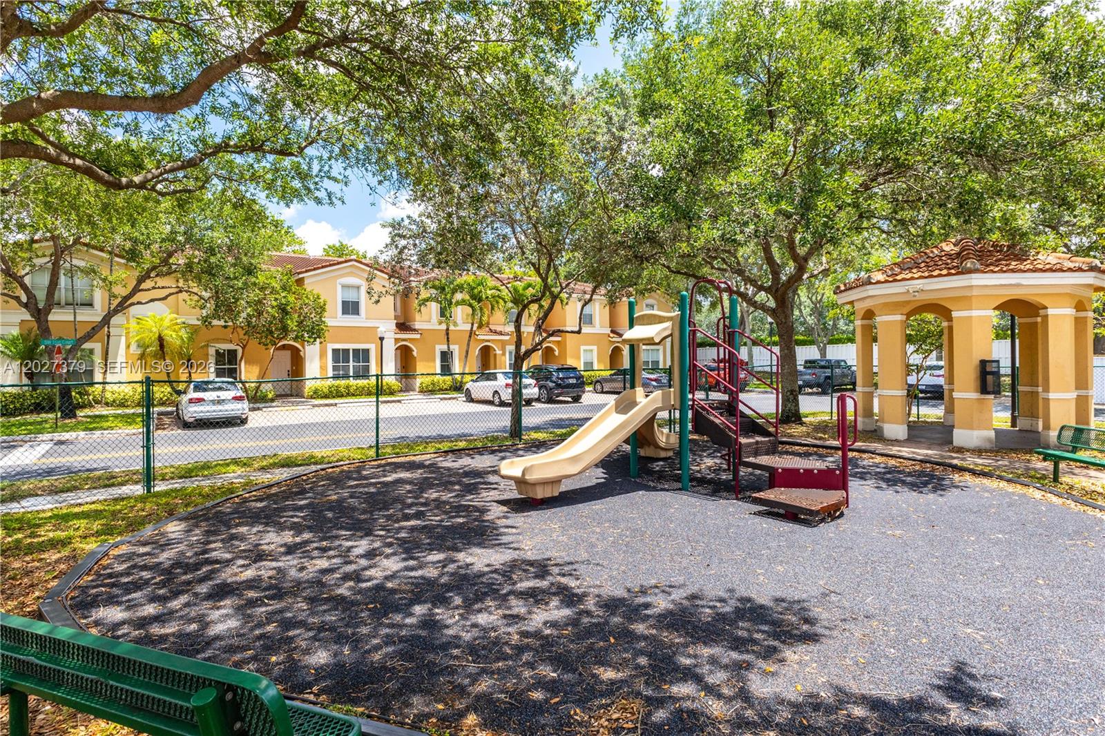 MELROSE POINT CONDO - Residential Lease