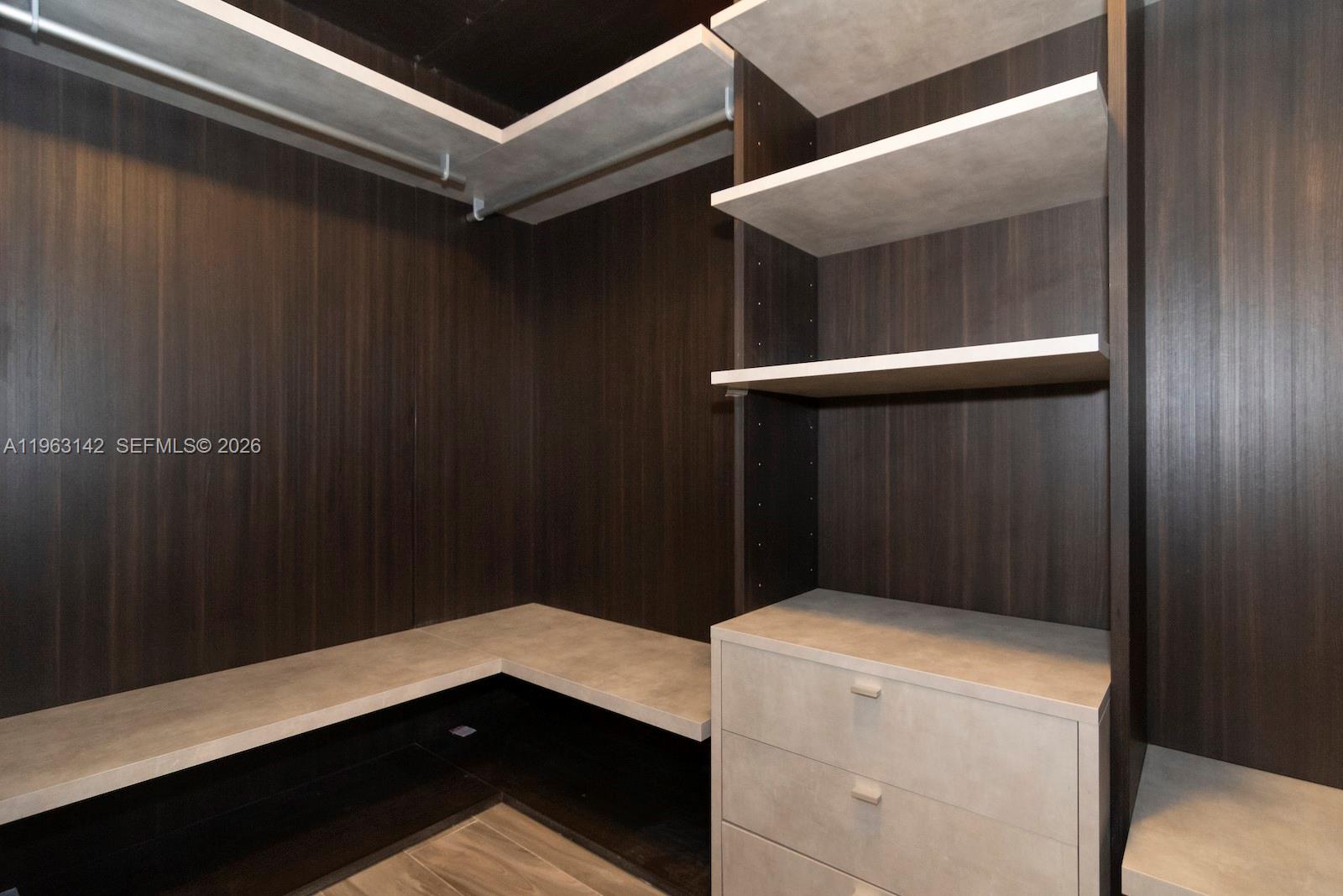 SLS LUX BRICKELL - Residential