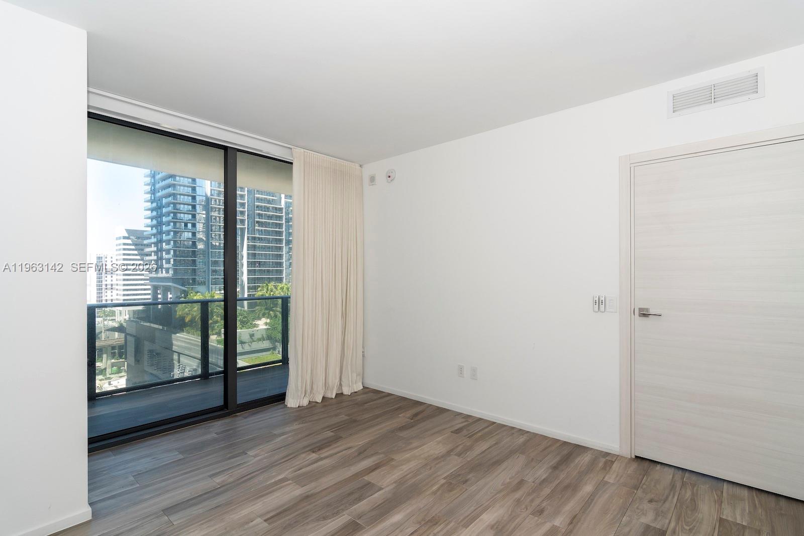 SLS LUX BRICKELL - Residential