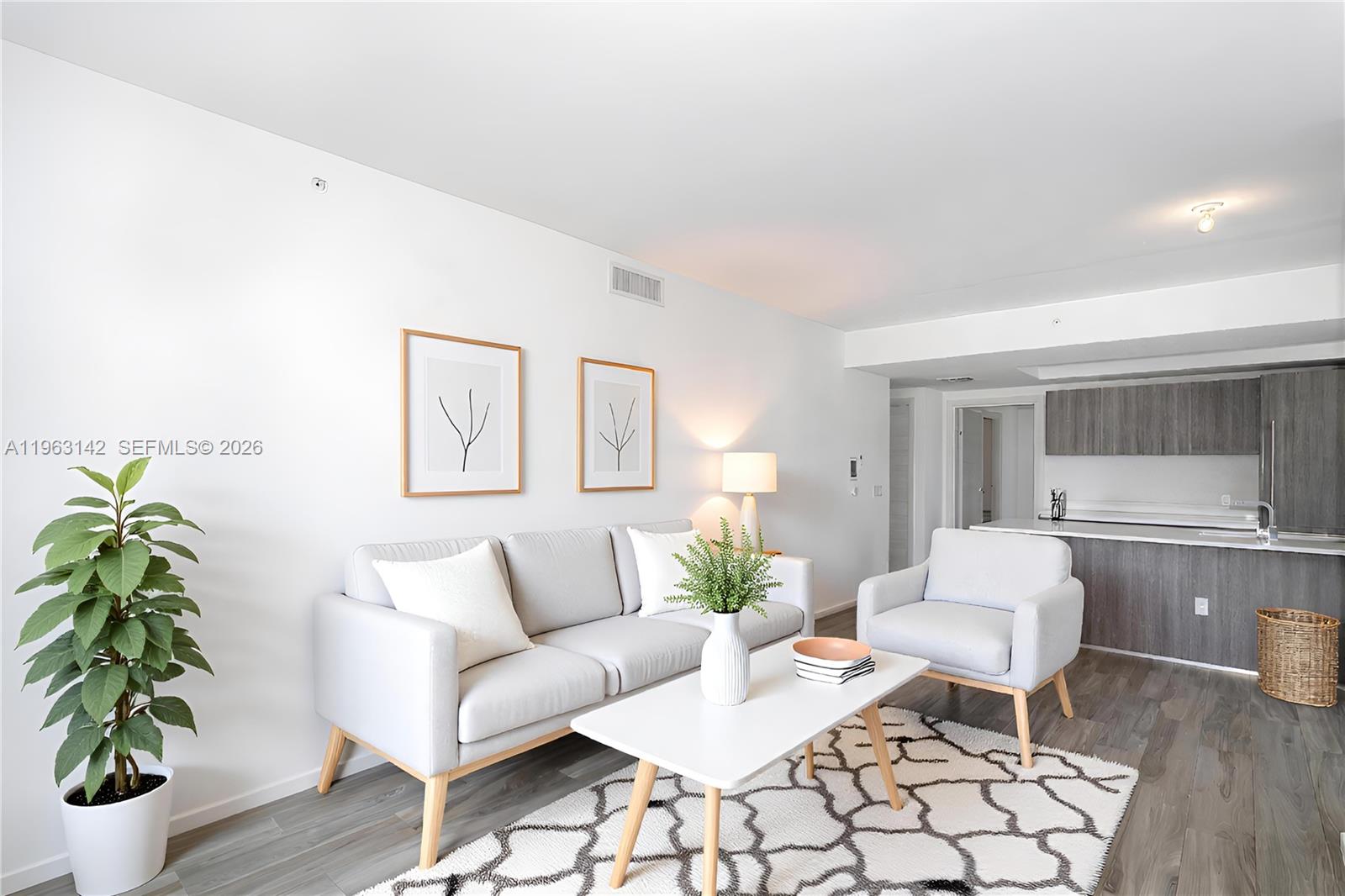 SLS LUX BRICKELL - Residential