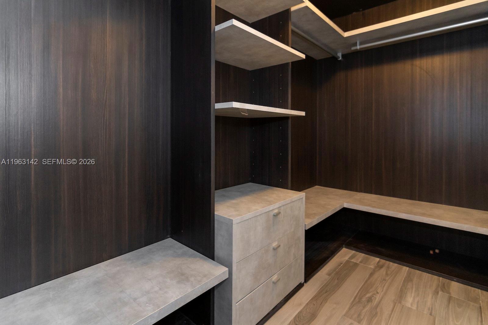 SLS LUX BRICKELL - Residential