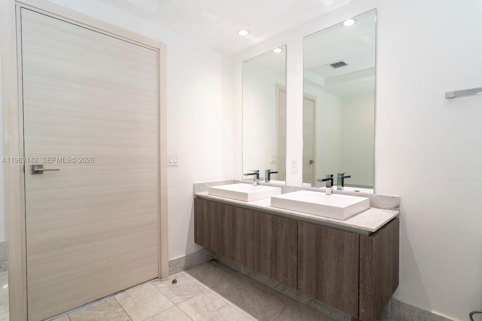 SLS LUX BRICKELL - Residential