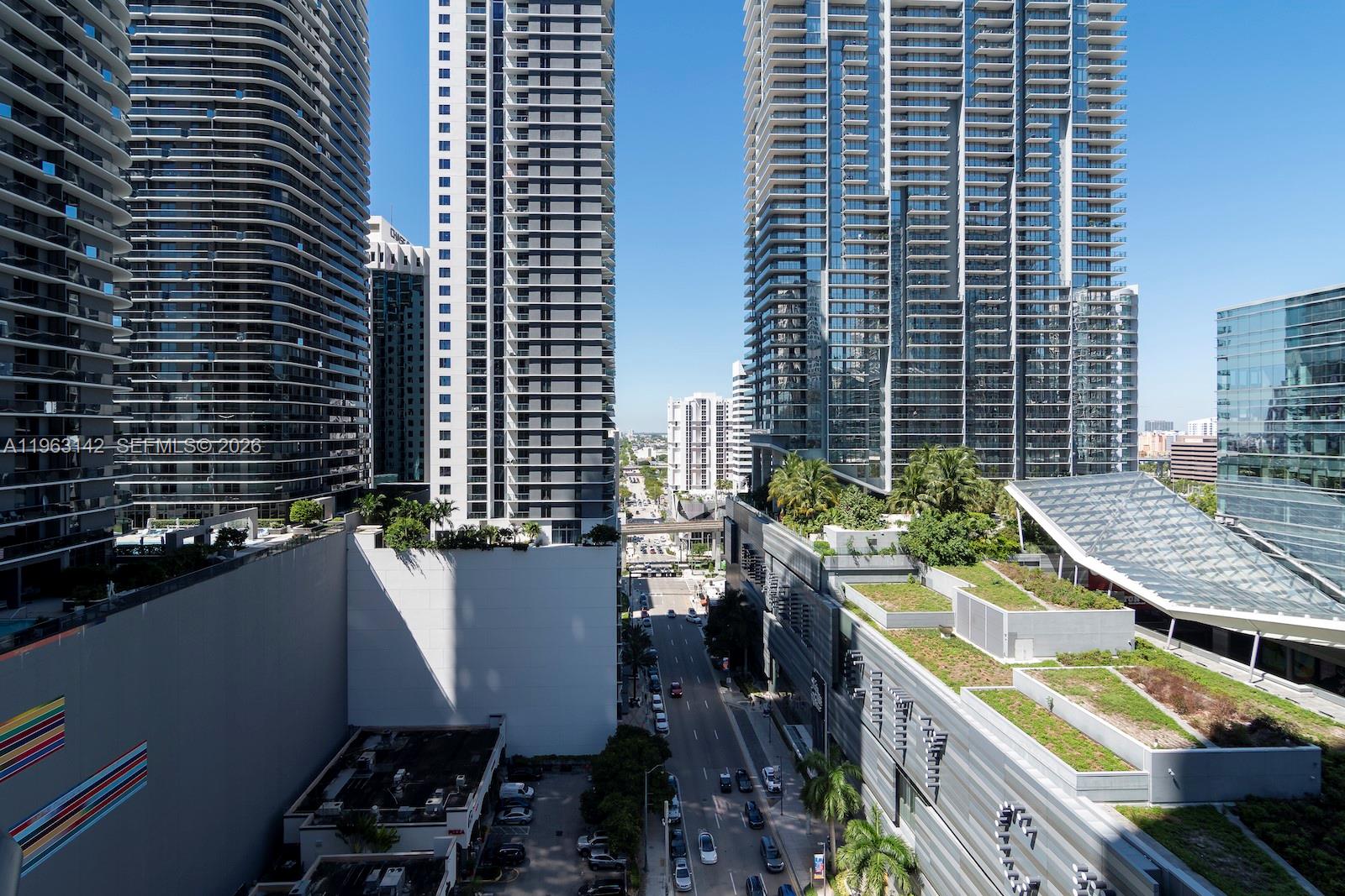 SLS LUX BRICKELL - Residential