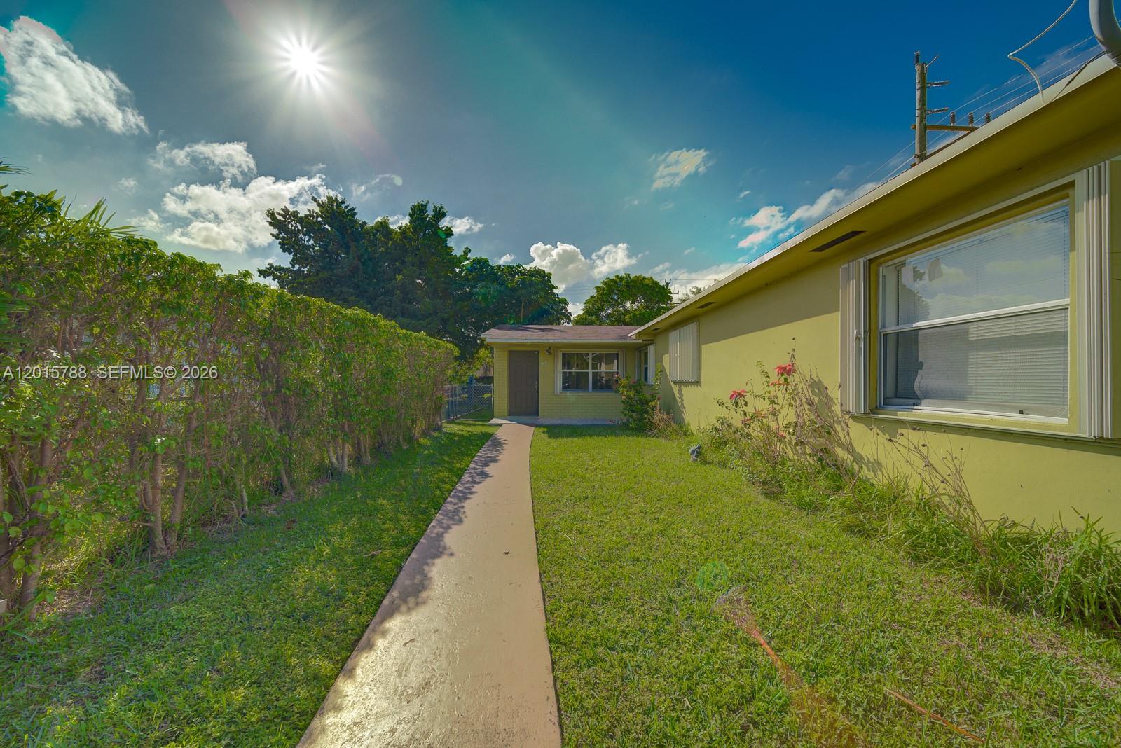 CORAL TERRACE SEC 2 - Residential Income