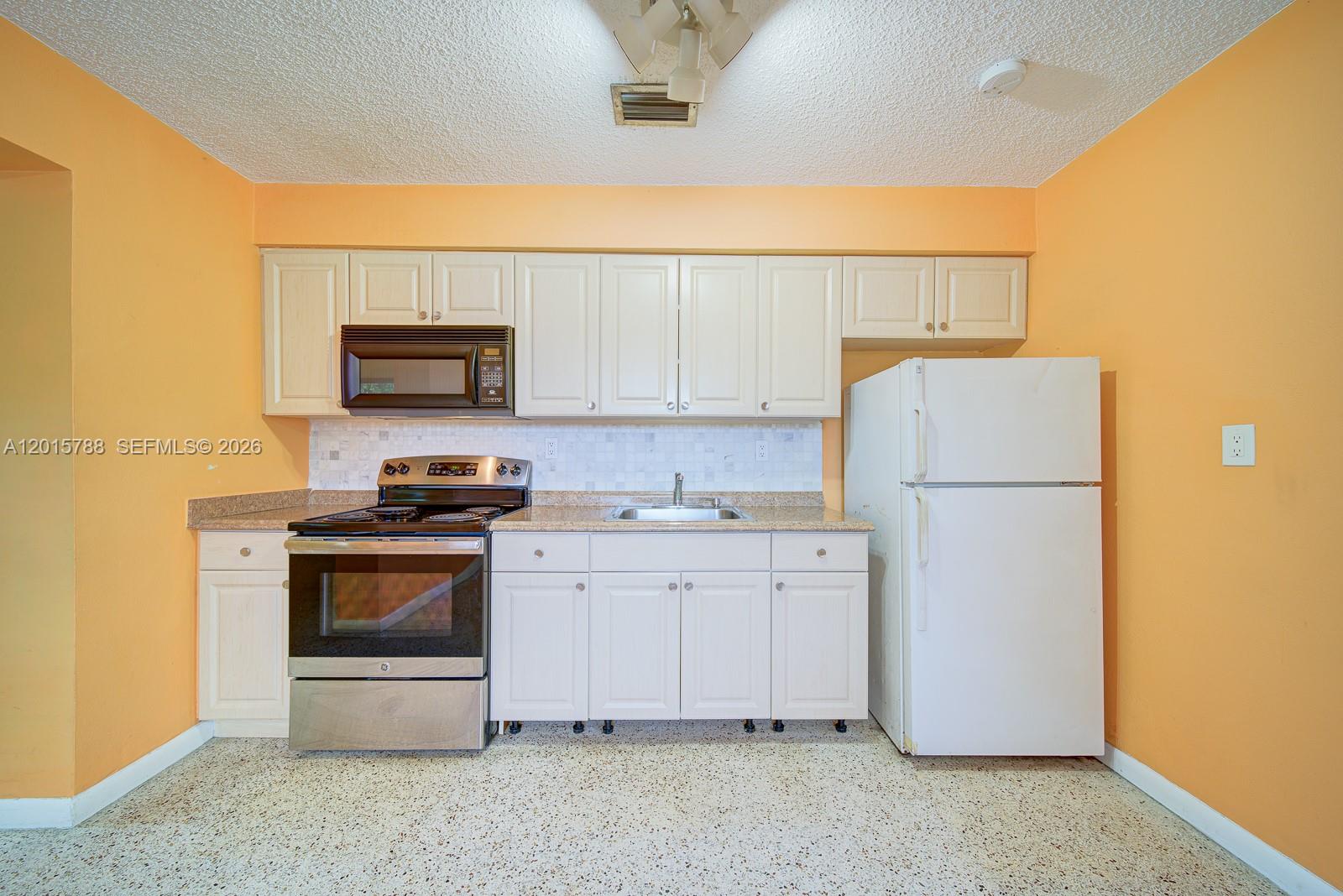 CORAL TERRACE SEC 2 - Residential Income