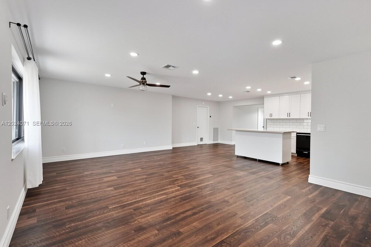 PEMBROKE LAKES SEC 4 - Residential