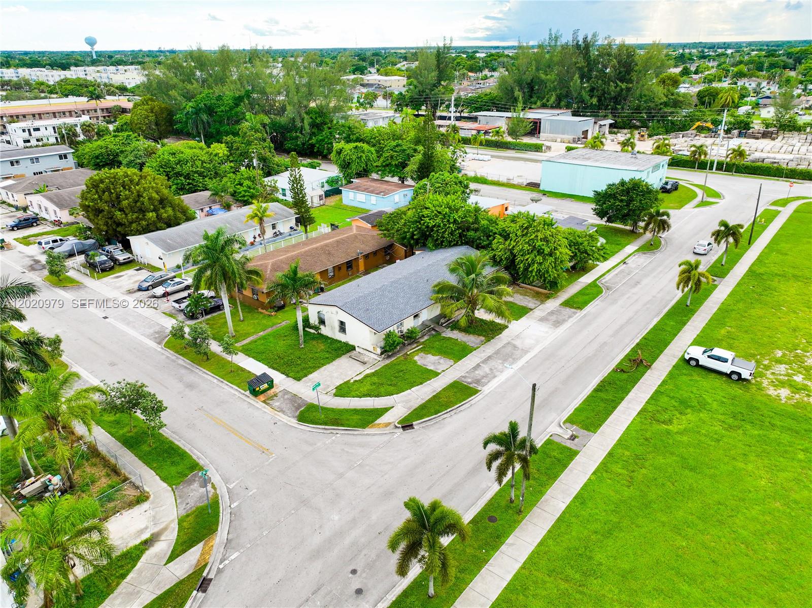 CORAL BAY MANOR - Residential Income