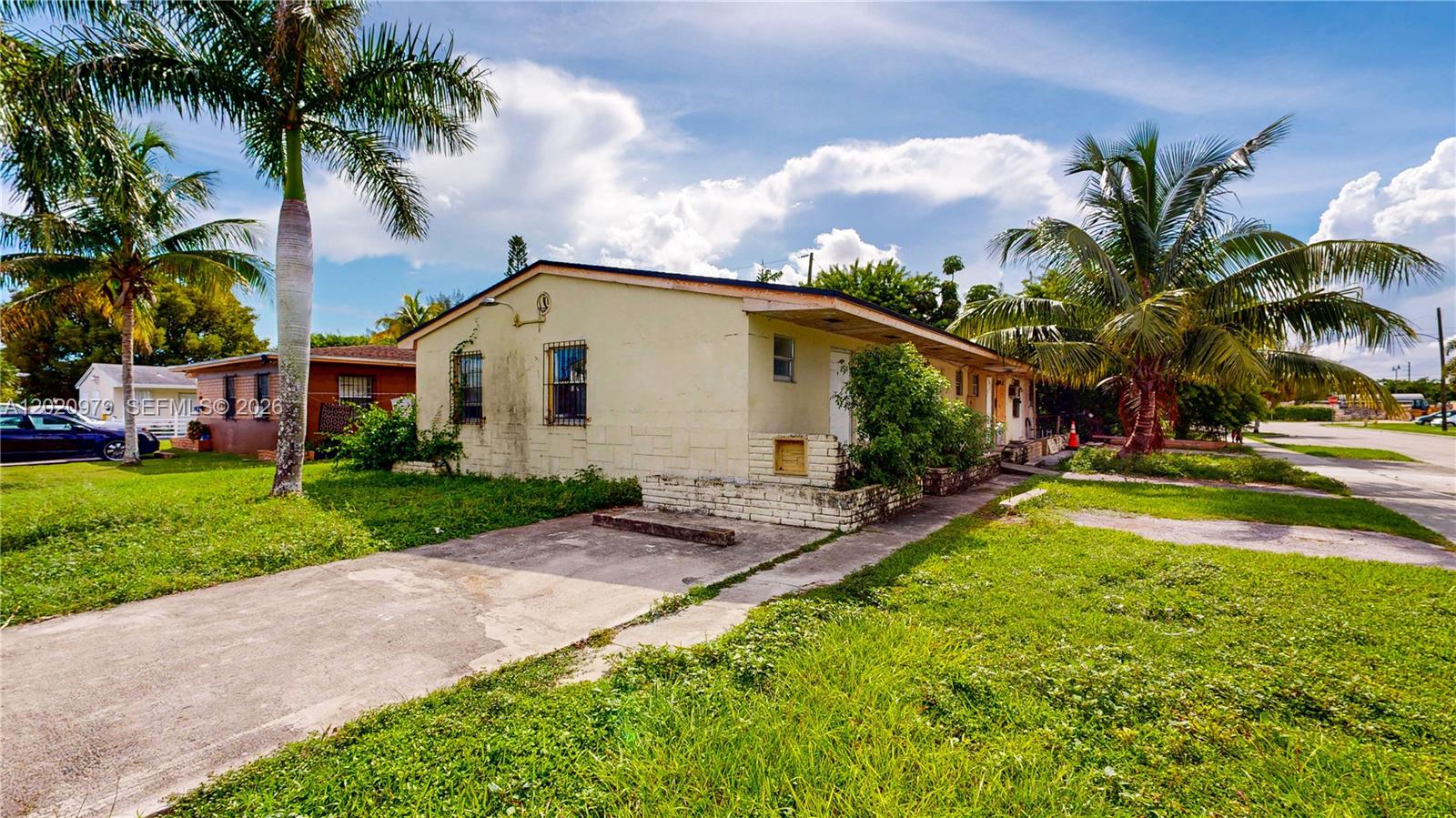 CORAL BAY MANOR - Residential Income