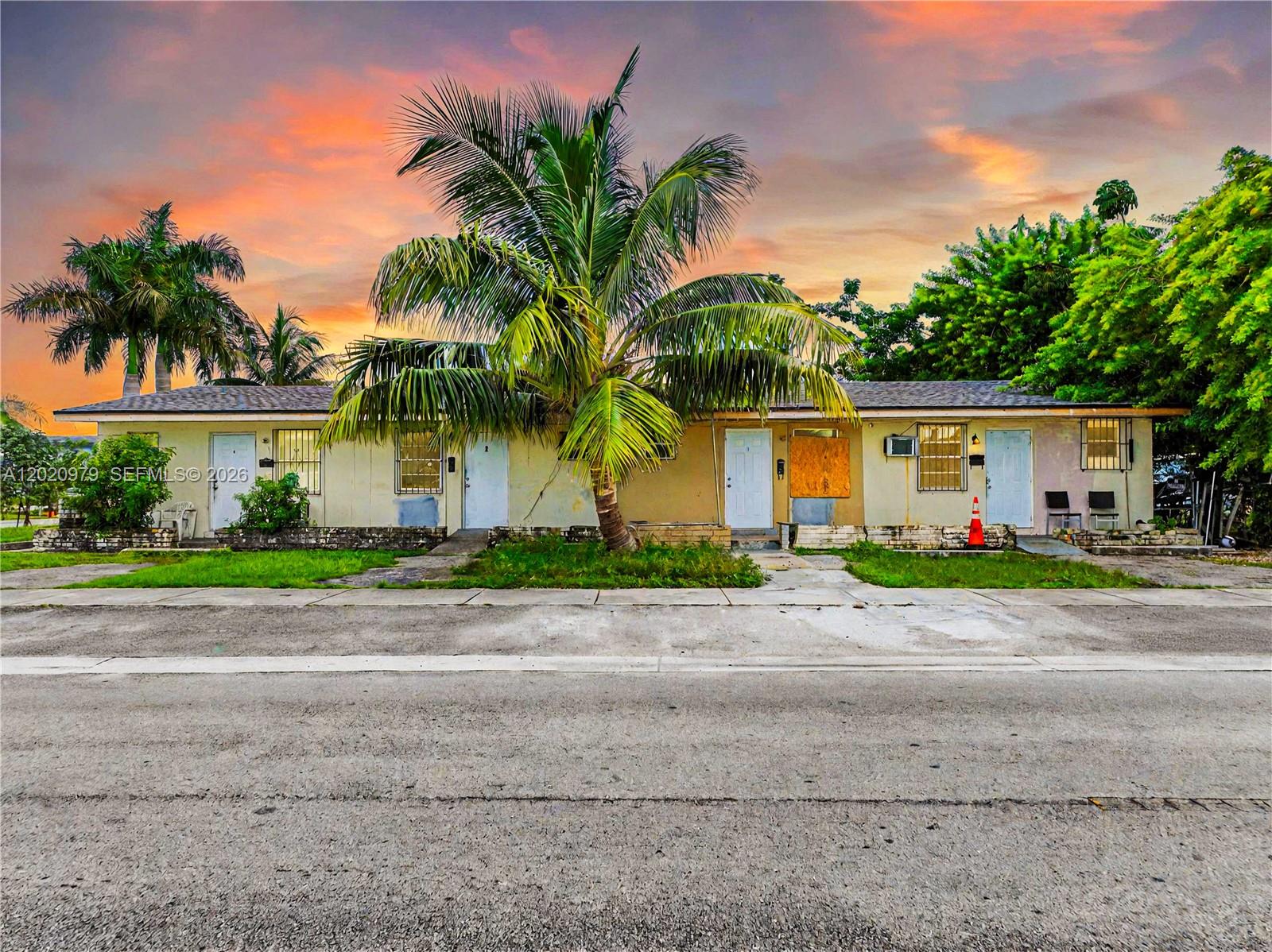 CORAL BAY MANOR - Residential Income