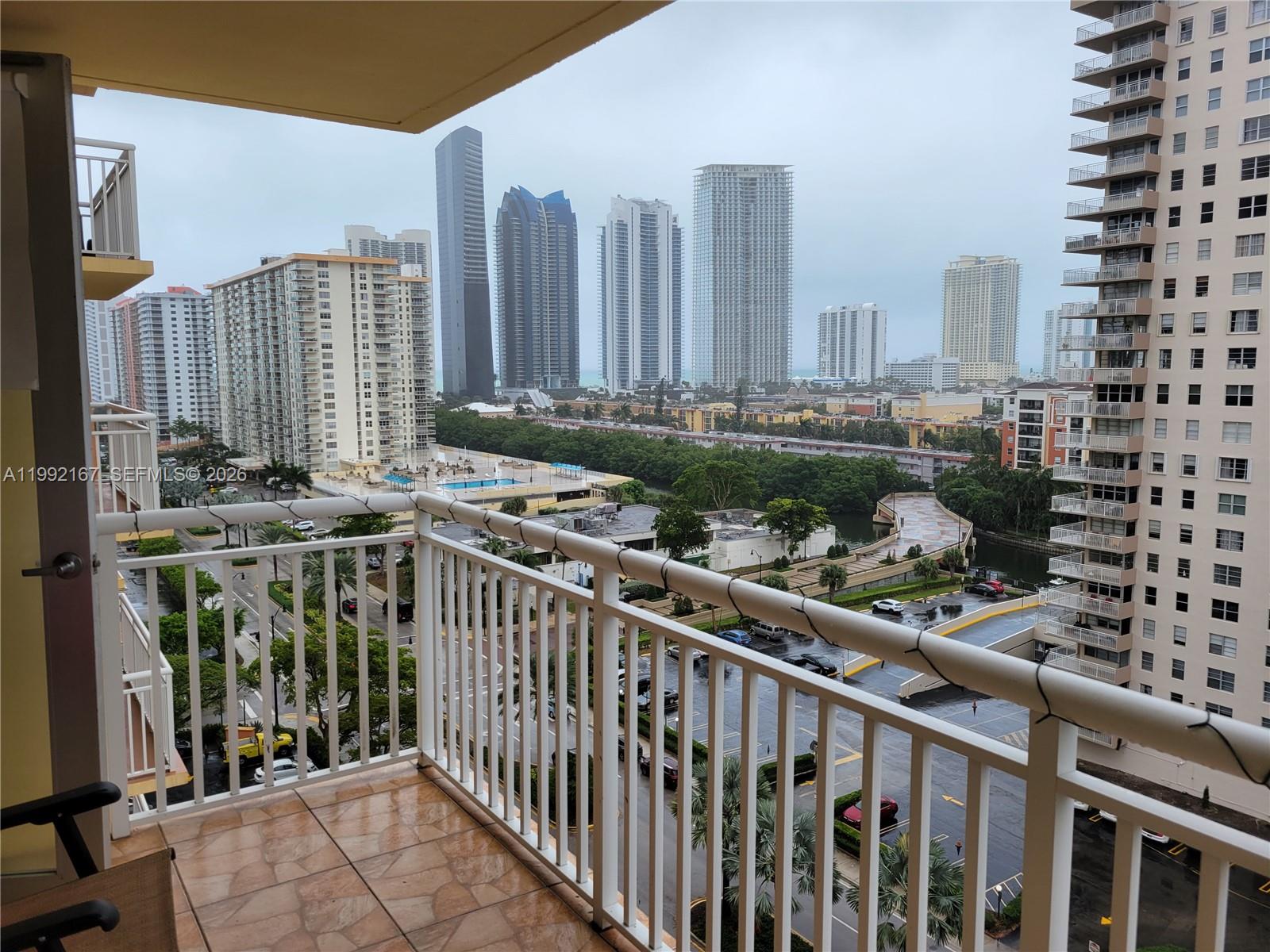 WINSTON TOWERS 200 CONDO - Residential