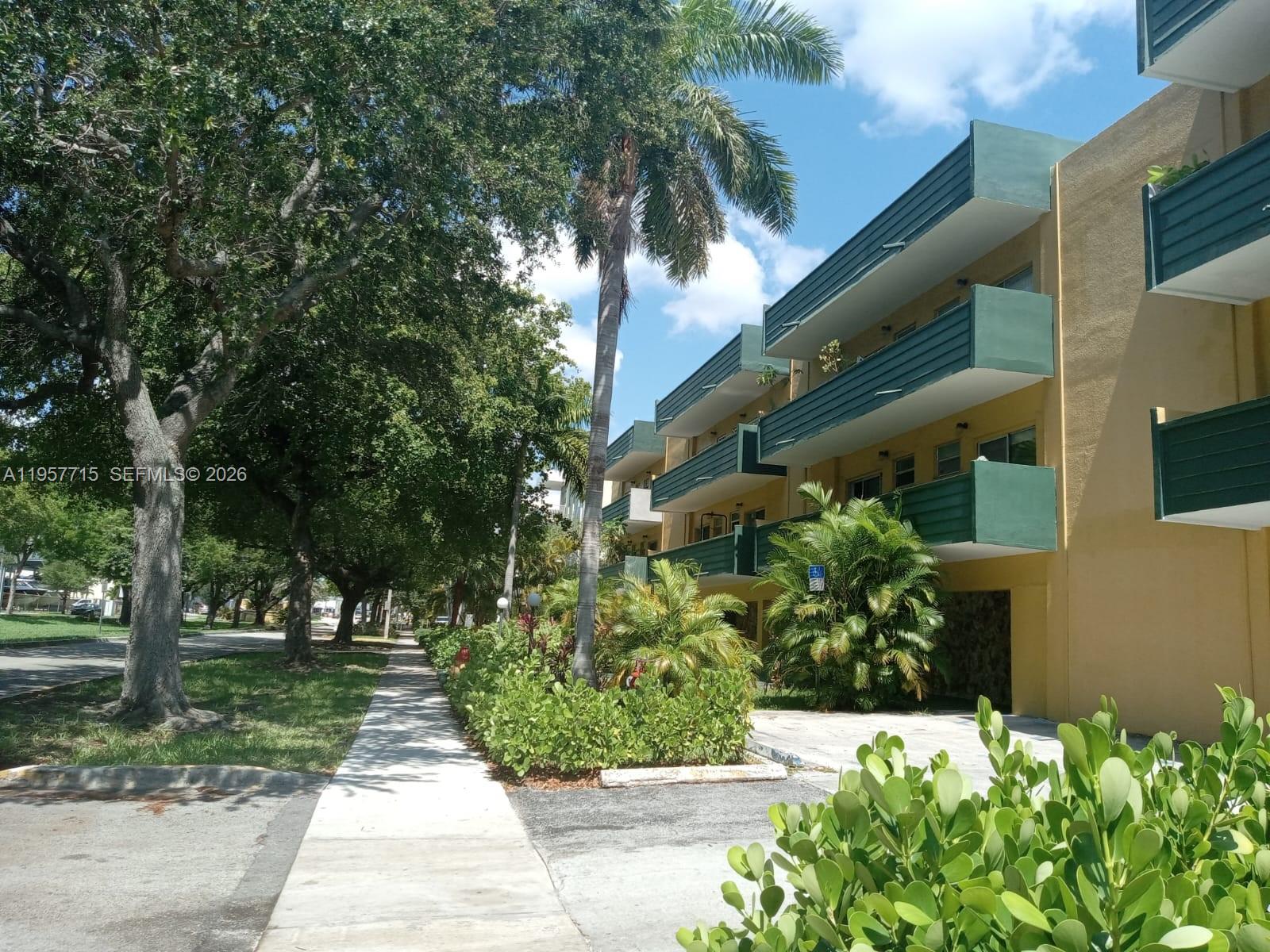 MOONRAKER CONDO - Residential