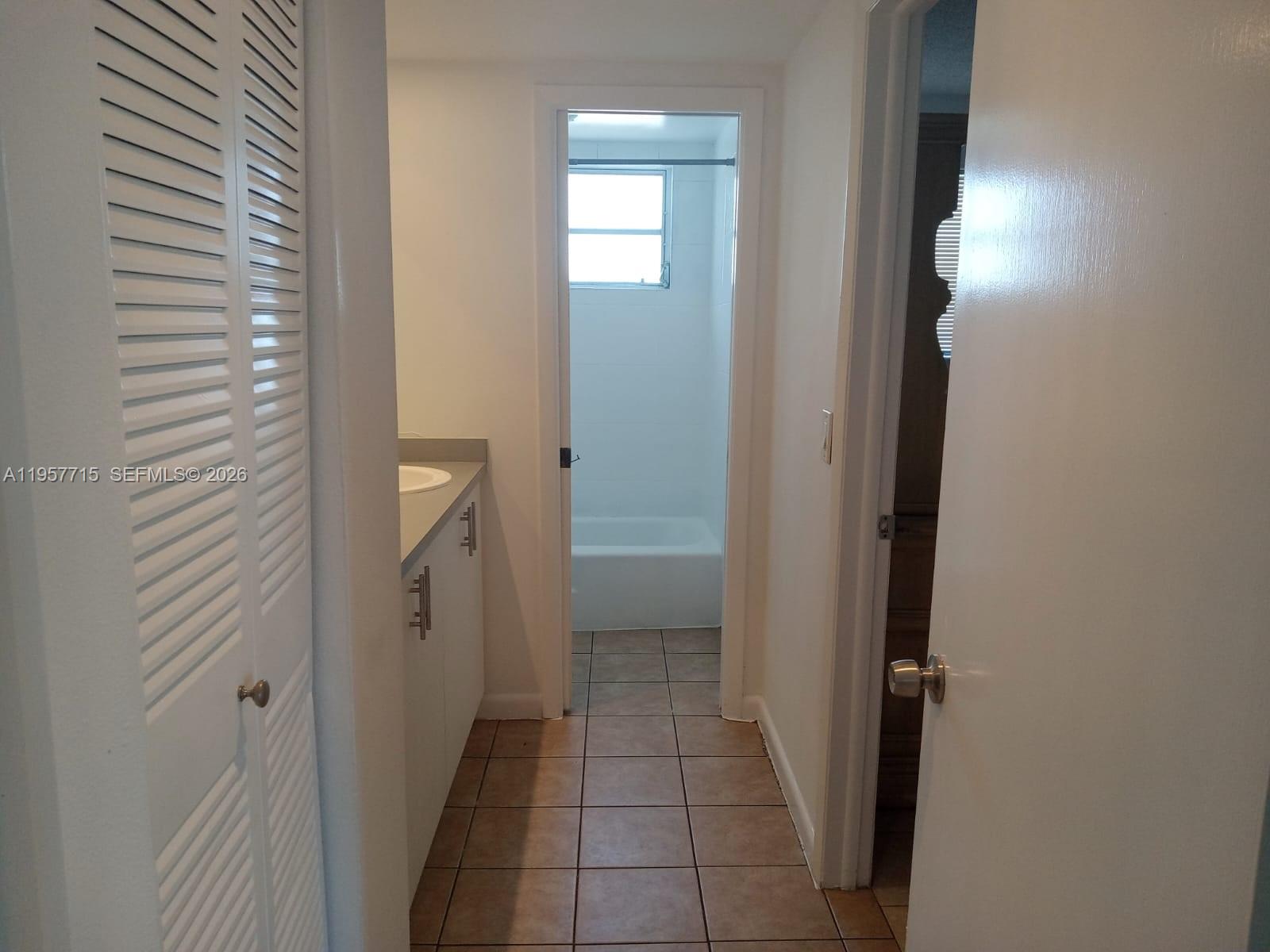 MOONRAKER CONDO - Residential